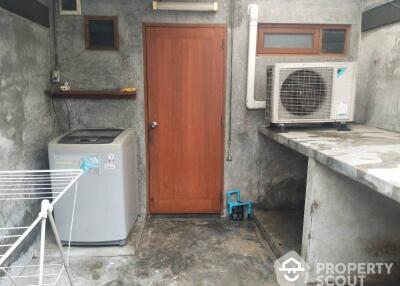 2-BR Townhouse near BTS Thong Lor