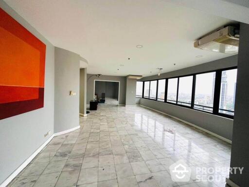 4-BR Condo at Moon Tower Condominium near BTS Thong Lor