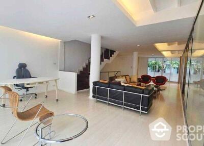 3-BR Townhouse near BTS Phrom Phong