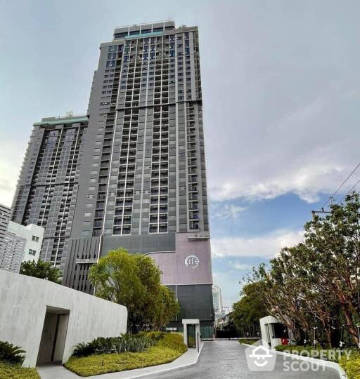 1-BR Duplex at Life Asoke - Rama 9 near MRT Phra Ram 9