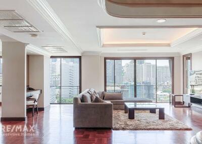 4 bed 4 baht for rent duplex style BTS Ploenchit