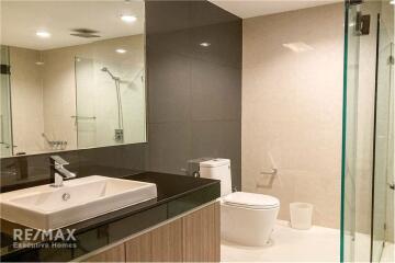 4 bed 4 baht for rent duplex style BTS Ploenchit