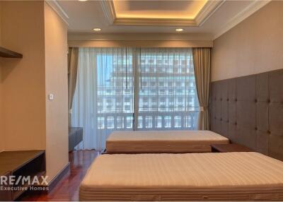 4 bed 4 baht for rent duplex style BTS Ploenchit