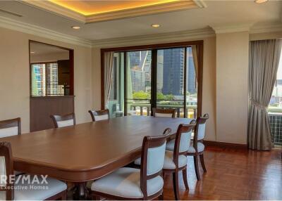 4 bed 4 baht for rent duplex style BTS Ploenchit