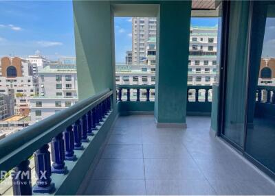 4 bed 4 baht for rent duplex style BTS Ploenchit