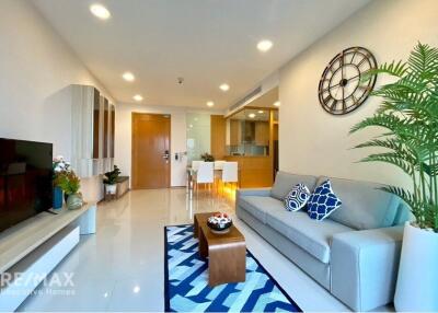 Luxurious 1-Bed Condo in The Emporio Place, Bangkok