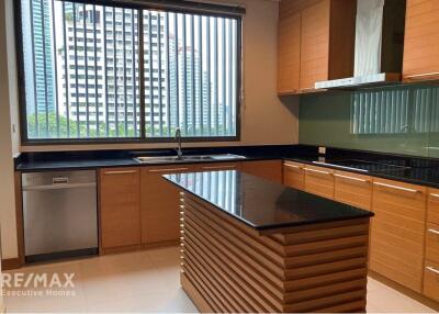 3 bed for rent BTS Asoke Sukhumvit area