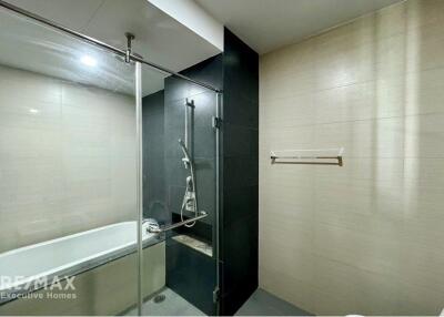 "Luxurious 2-BR Condo in Prime Khlong Toei, Bangkok"