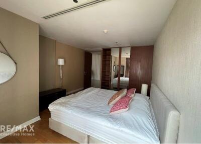 "Luxury 2-BR Condo in The Legend Saladaeng"