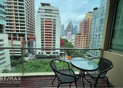 "Luxury 2-BR Condo in The Legend Saladaeng"