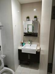 Modern bathroom with sink and mirror