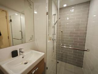 Modern bathroom with shower enclosure and vanity