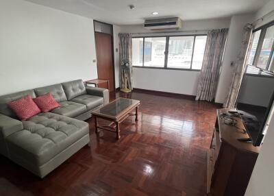 Buy-to-Renovate Condo Sukhumvit 15 Sale