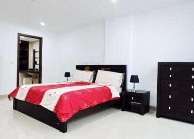 2 bedroom Condo in The Park Jomtien Jomtien