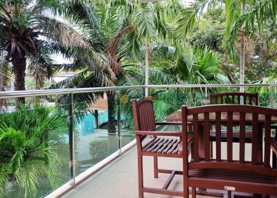 2 bedroom Condo in The Park Jomtien Jomtien