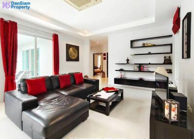 Hot-deal 3-Bedroom Pool Villa in Hua Hin at Red Mountain Waterside