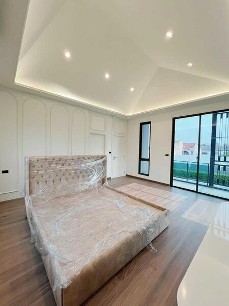 322 ตรม., 4 ห้องนอน, 5 ห้องน้ำ บ้าน ราคา ฿ 29,900,000