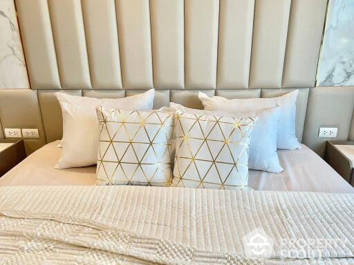 1-BR Condo at Intro Phaholyothin-Pradipat near MRT Kamphaeng Phet