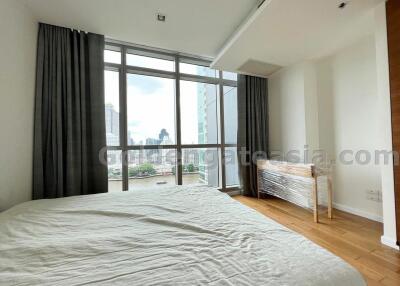 2 Bedrooms Condo at The River Condominium - Riverside