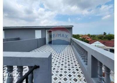 Prime commercial buildings on Pattaya, rare opportunity.