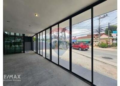 Prime commercial buildings on Pattaya, rare opportunity.