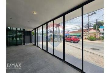 Prime commercial buildings on Pattaya, rare opportunity.