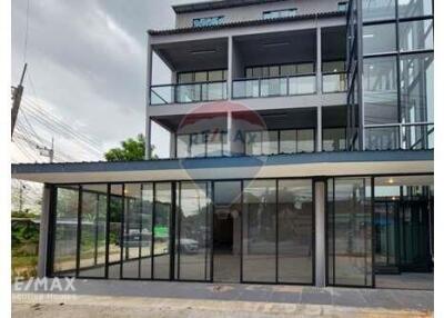 Prime commercial buildings on Pattaya, rare opportunity.