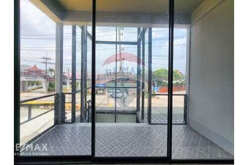 Prime commercial buildings on Pattaya, rare opportunity.