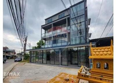 Prime commercial buildings on Pattaya, rare opportunity.