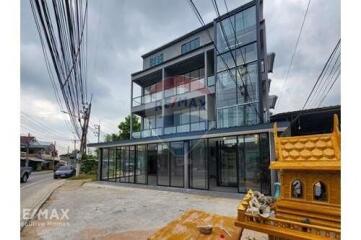 Prime commercial buildings on Pattaya, rare opportunity.