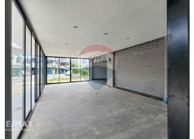 Prime commercial buildings on Pattaya, rare opportunity.