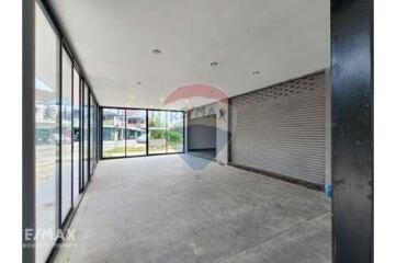 Prime commercial buildings on Pattaya, rare opportunity.