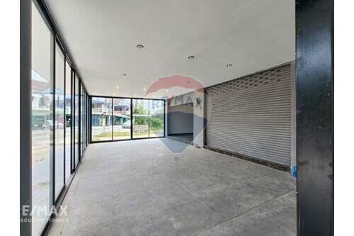 Prime commercial buildings on Pattaya, rare opportunity.