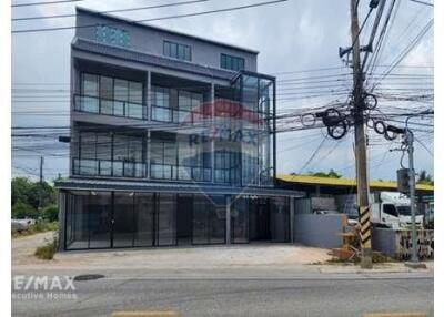 Prime commercial buildings on Pattaya, rare opportunity.