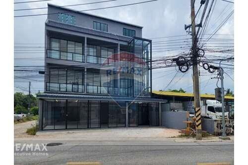 Prime commercial buildings on Pattaya, rare opportunity.