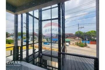 Prime commercial buildings on Pattaya, rare opportunity.