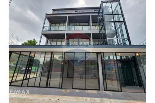 Prime commercial buildings on Pattaya, rare opportunity.