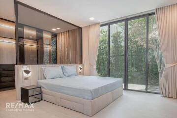 Luxury house and fully furnished for rent in Krungthep Kritha.