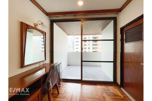 Renovated 3-Bedroom with Spacious Balcony in Asoke - Pet-Friendly