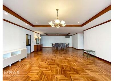 Renovated 3-Bedroom with Spacious Balcony in Asoke - Pet-Friendly