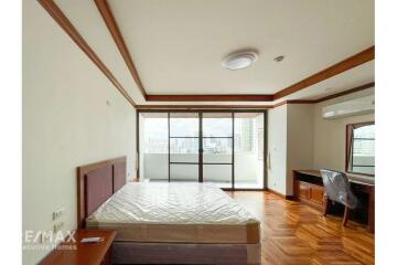 Renovated 3-Bedroom with Spacious Balcony in Asoke - Pet-Friendly