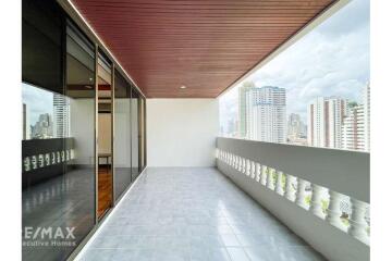 Renovated 3-Bedroom with Spacious Balcony in Asoke - Pet-Friendly