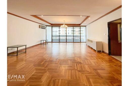 Renovated 3-Bedroom with Spacious Balcony in Asoke - Pet-Friendly