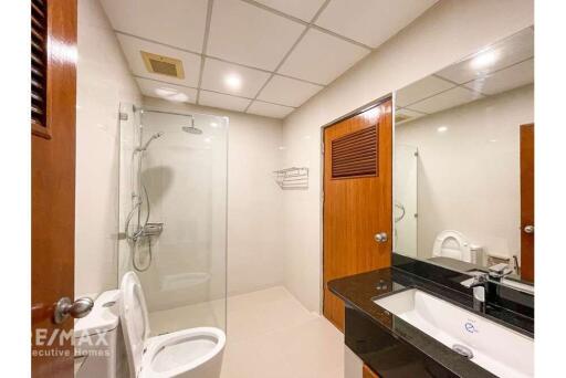 Renovated 3-Bedroom with Spacious Balcony in Asoke - Pet-Friendly