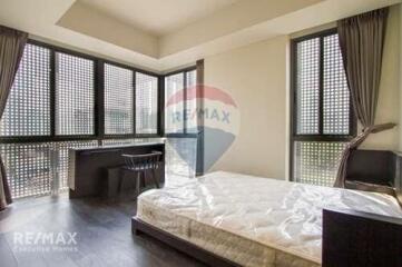 Rare 3-bedroom with garden, rooftop, views near BTS Thonglor.