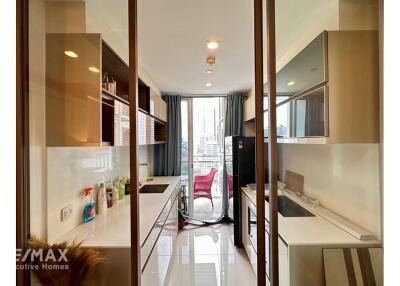 A corner unit in CBD Sathorn area.