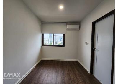 This stunning 3 bedroom,Pet friendly,Bts Thonglor