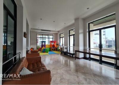 3Bed+Maid Room Condo Big Balcony in Prime Sukhumvit