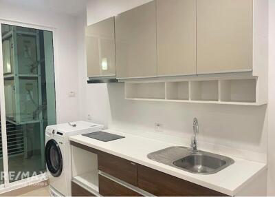 Luxurious 2BR Condo in Central Phaya Thai, Bangkok