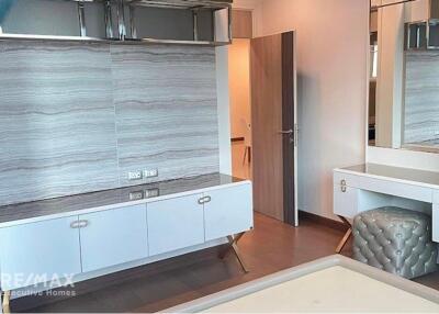 Luxurious 2BR Condo in Central Phaya Thai, Bangkok